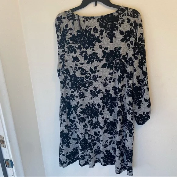 Gray and Black Floral Dress with pockets - Picture 3 of 4